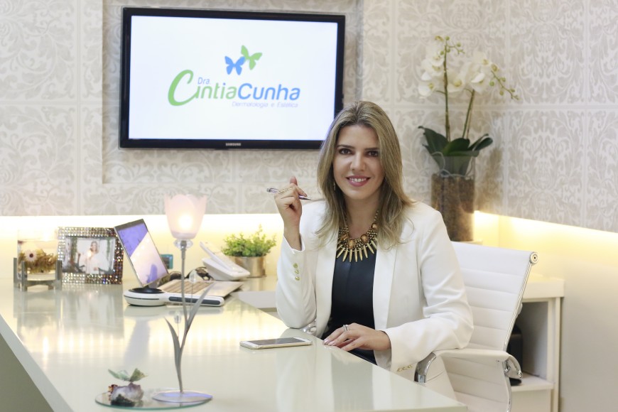 Dra. Cintia Cunha responde perguntas pessoais no Raio X da Clínica