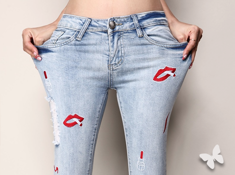 Calça apertada causa celulite ou estria?