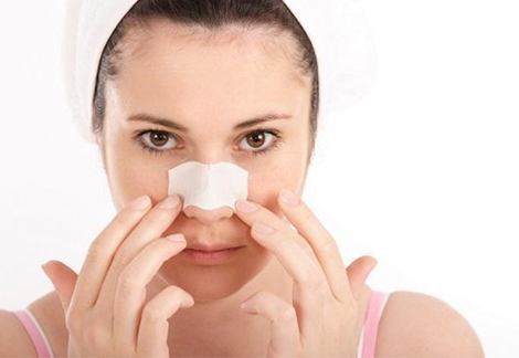 O perigo dos adesivos de remoção de cravo