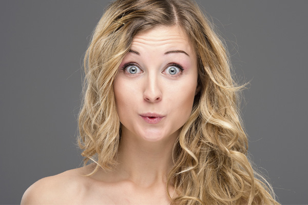 Quando interrompe ou troca a pílula de anticoncepcional seu cabelo cai muito? Entenda por quê