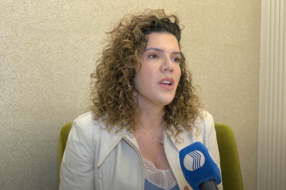 Em entrevista à TV Paranaíba, Dra. Cintia Cunha dá dicas de proteção solar para motoristas de aplicativo