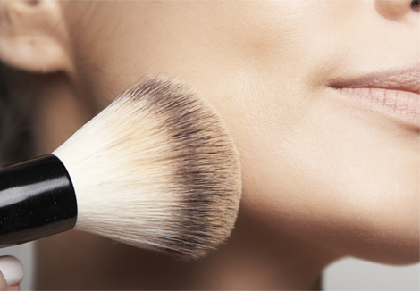 5 erros cometidos na hora de passar o pó facial