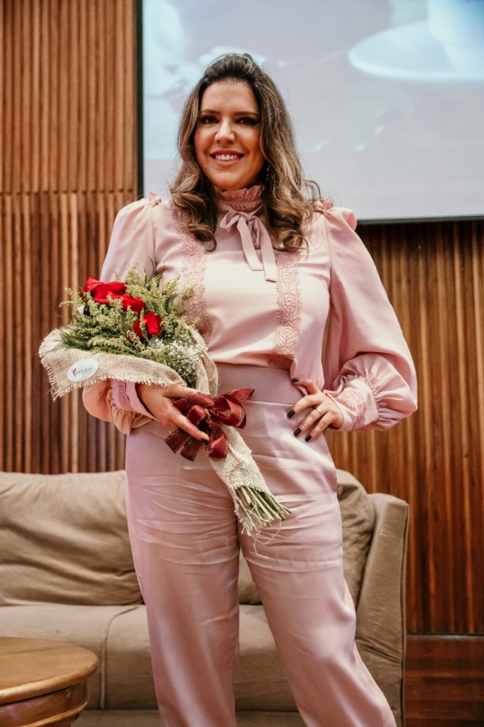 dra. cintia cunha